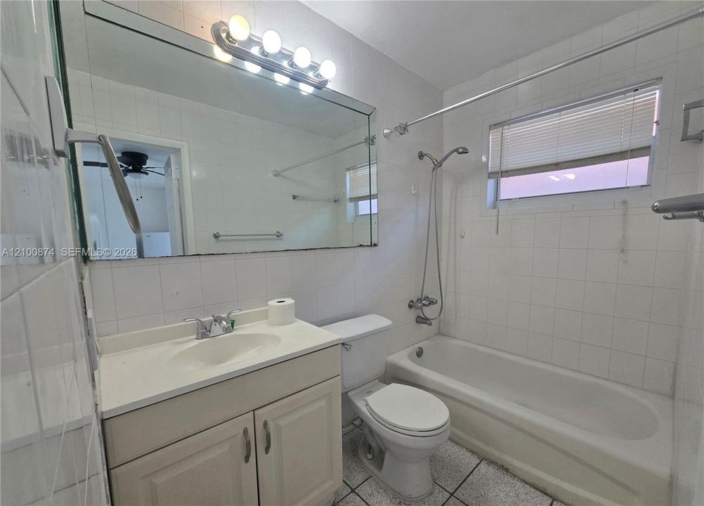 В аренду: $1,800 (1 спален, 1 ванн, 3211 Квадратных фут)