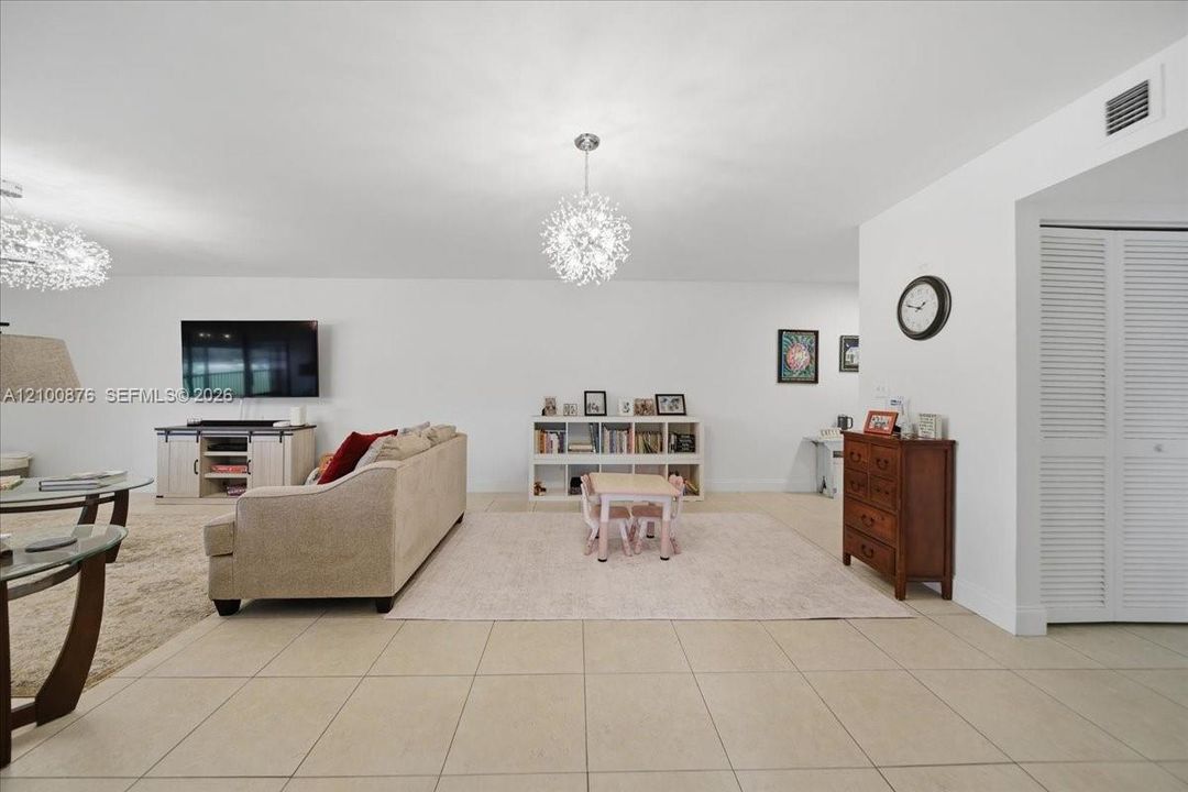 For Sale: $450,000 (3 beds, 2 baths, 1844 Square Feet)
