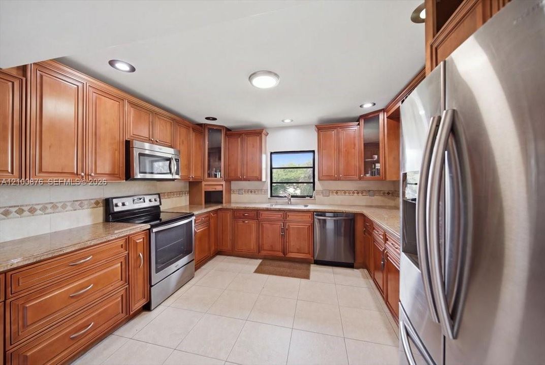 For Sale: $450,000 (3 beds, 2 baths, 1844 Square Feet)