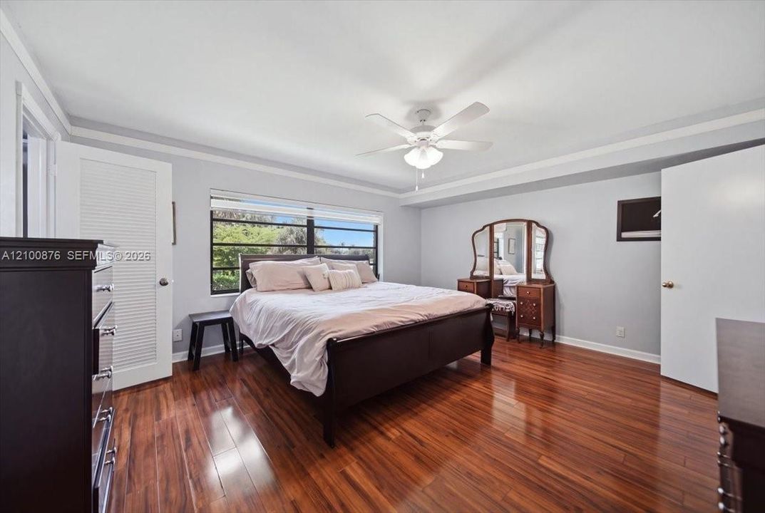For Sale: $450,000 (3 beds, 2 baths, 1844 Square Feet)