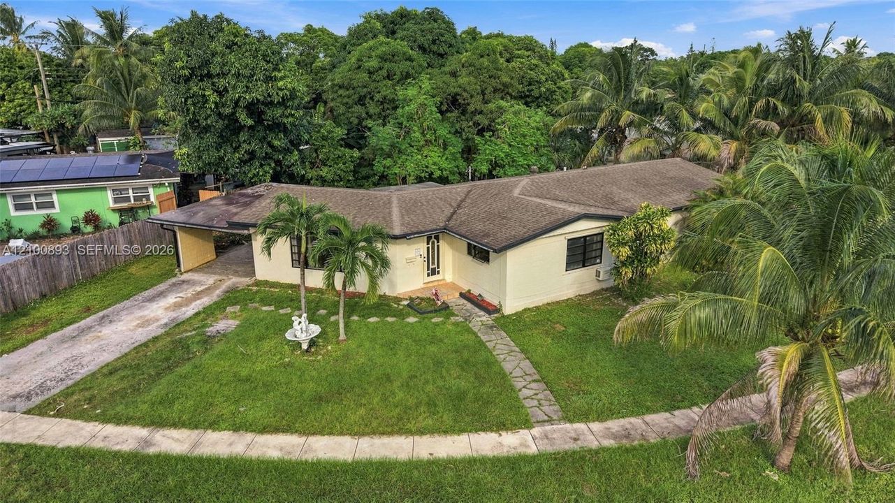 На продажу: $385,000 (3 спален, 2 ванн, 1978 Квадратных фут)
