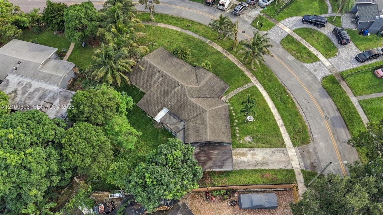 На продажу: $385,000 (3 спален, 2 ванн, 1978 Квадратных фут)