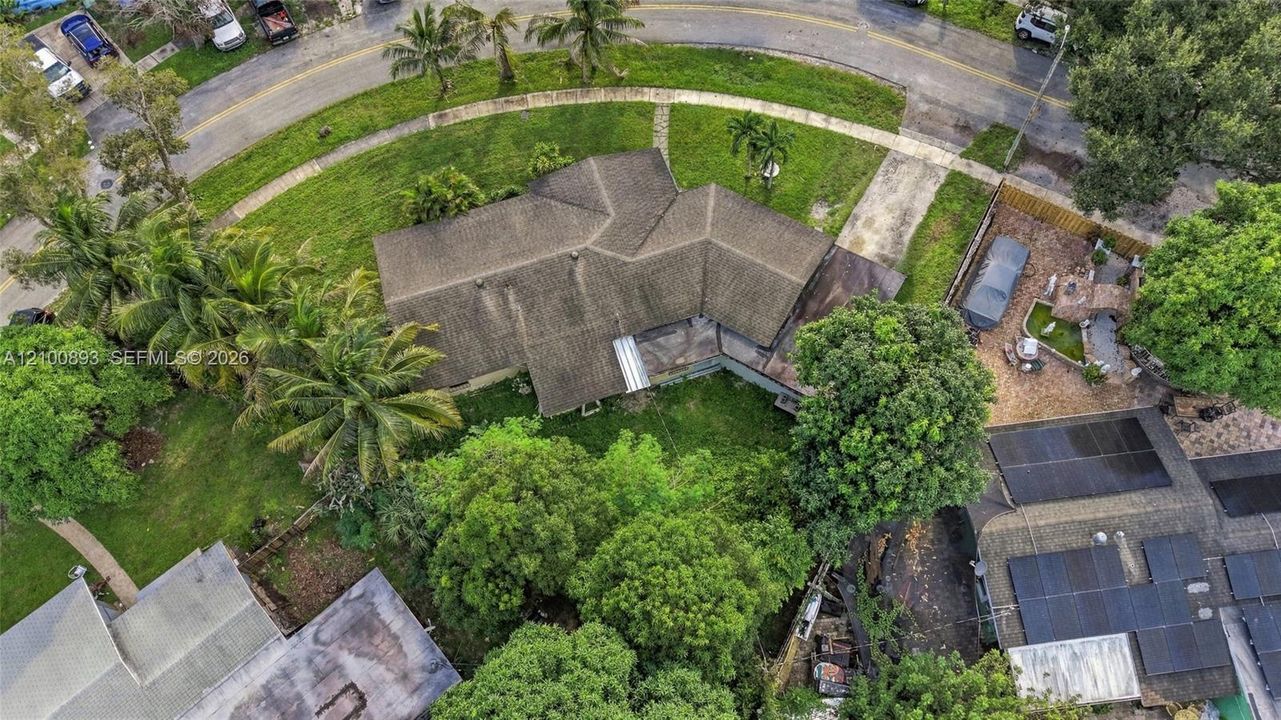 На продажу: $385,000 (3 спален, 2 ванн, 1978 Квадратных фут)