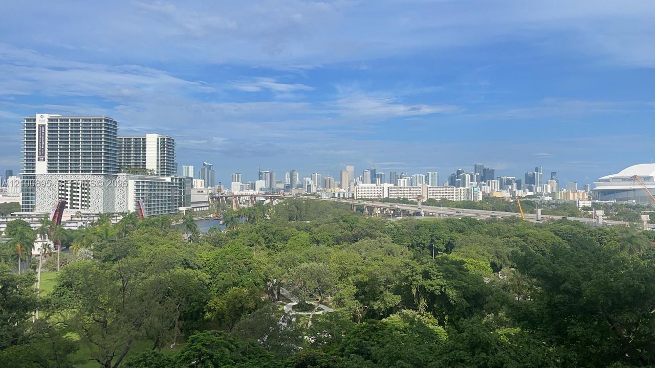 For Rent: $2,700 (2 beds, 2 baths, 1087 Square Feet)