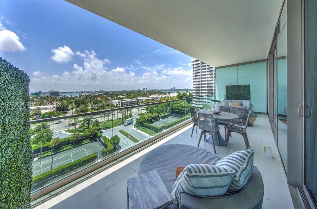 For Sale: $2,500,000 (1 beds, 1 baths, 1267 Square Feet)