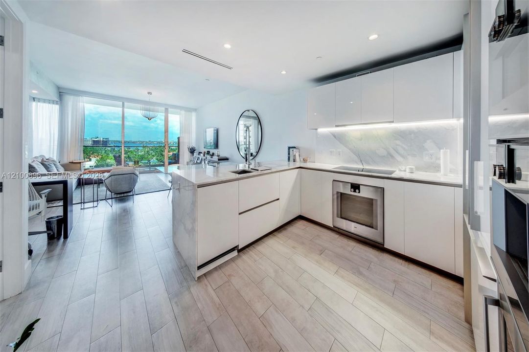 For Sale: $2,500,000 (1 beds, 1 baths, 1267 Square Feet)
