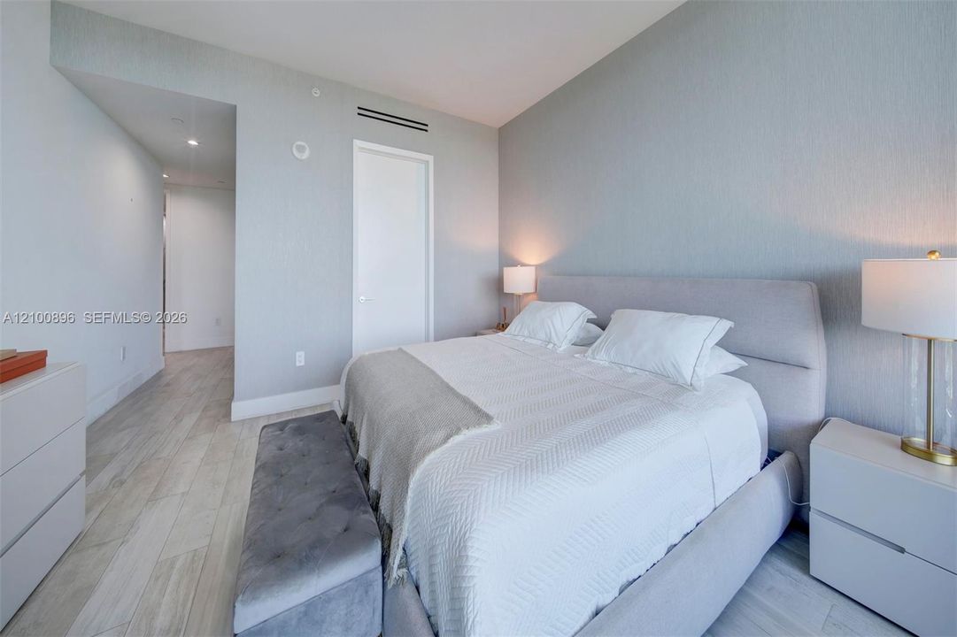 For Sale: $2,500,000 (1 beds, 1 baths, 1267 Square Feet)