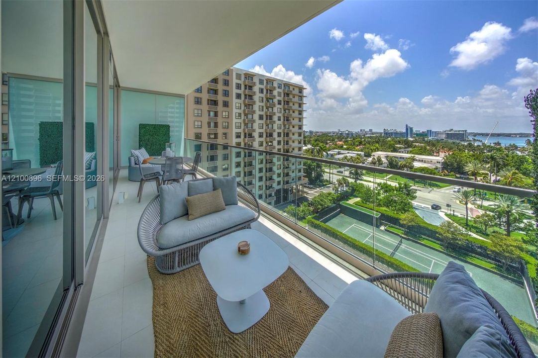 For Sale: $2,500,000 (1 beds, 1 baths, 1267 Square Feet)