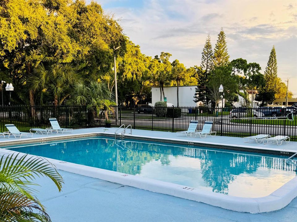 Commuity Pool