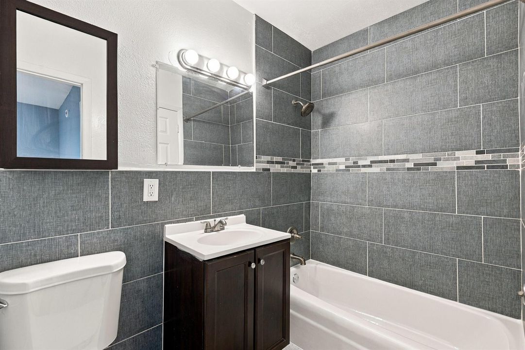 12_bathroom