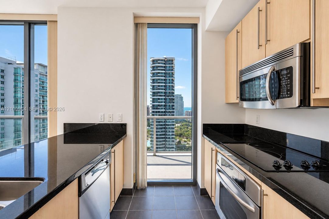 For Rent: $4,100 (2 beds, 2 baths, 1104 Square Feet)
