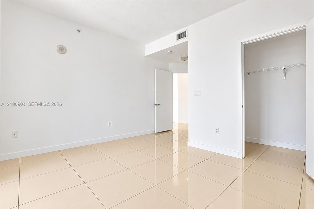 For Rent: $4,100 (2 beds, 2 baths, 1104 Square Feet)
