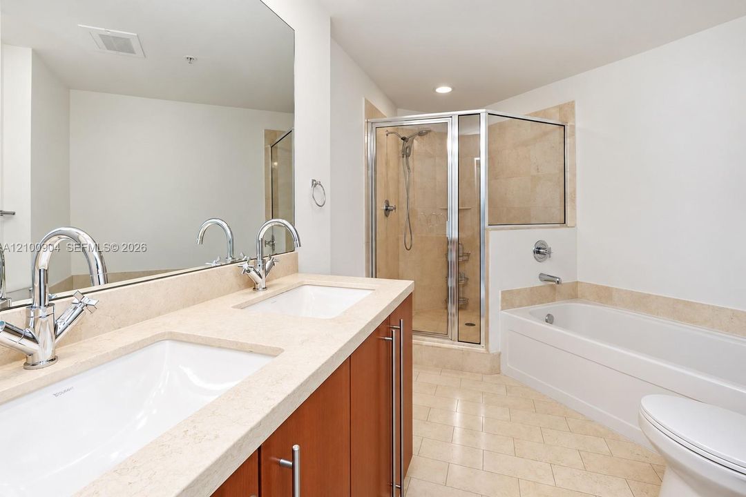 For Rent: $4,100 (2 beds, 2 baths, 1104 Square Feet)