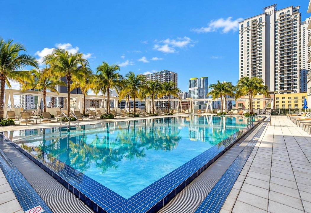 For Rent: $4,100 (2 beds, 2 baths, 1104 Square Feet)