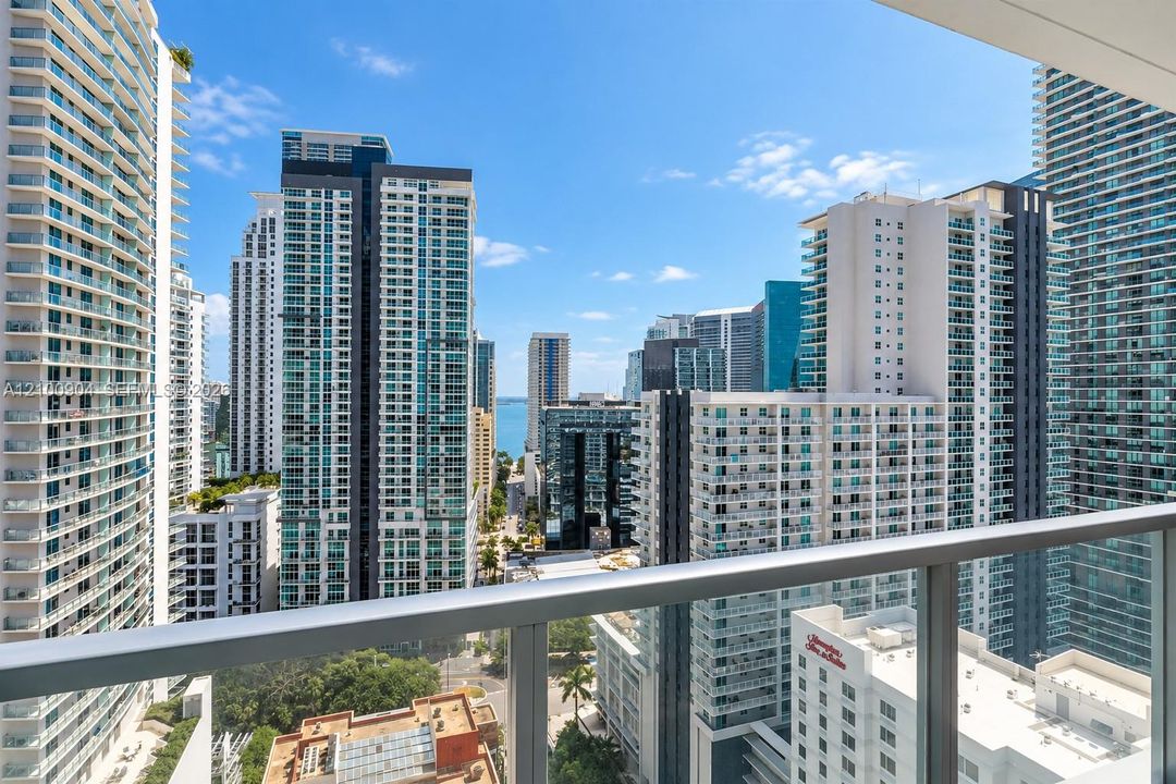 For Rent: $4,100 (2 beds, 2 baths, 1104 Square Feet)