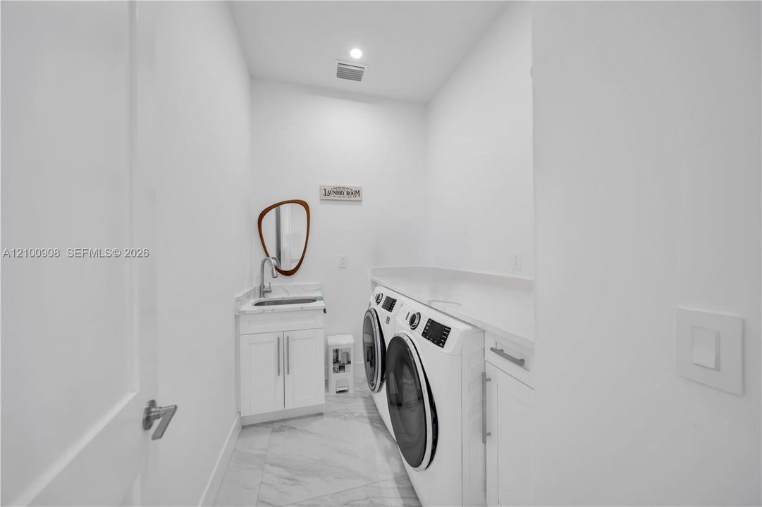 На продажу: $549,000 (3 спален, 2 ванн, 1875 Квадратных фут)