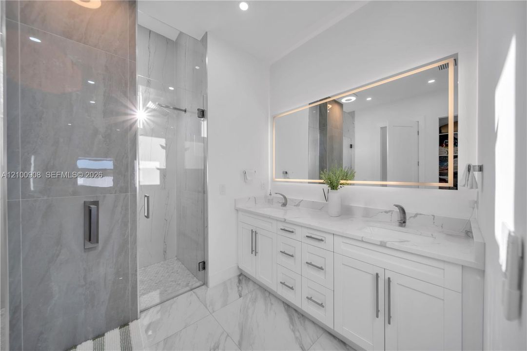 На продажу: $549,000 (3 спален, 2 ванн, 1875 Квадратных фут)