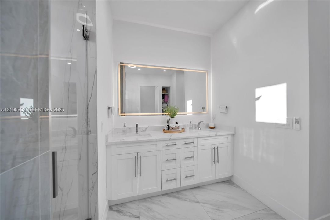 На продажу: $549,000 (3 спален, 2 ванн, 1875 Квадратных фут)