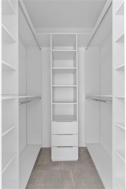 En Renta: $2,800 (3 camas, 2 baños, 3521 Pies cuadrados)