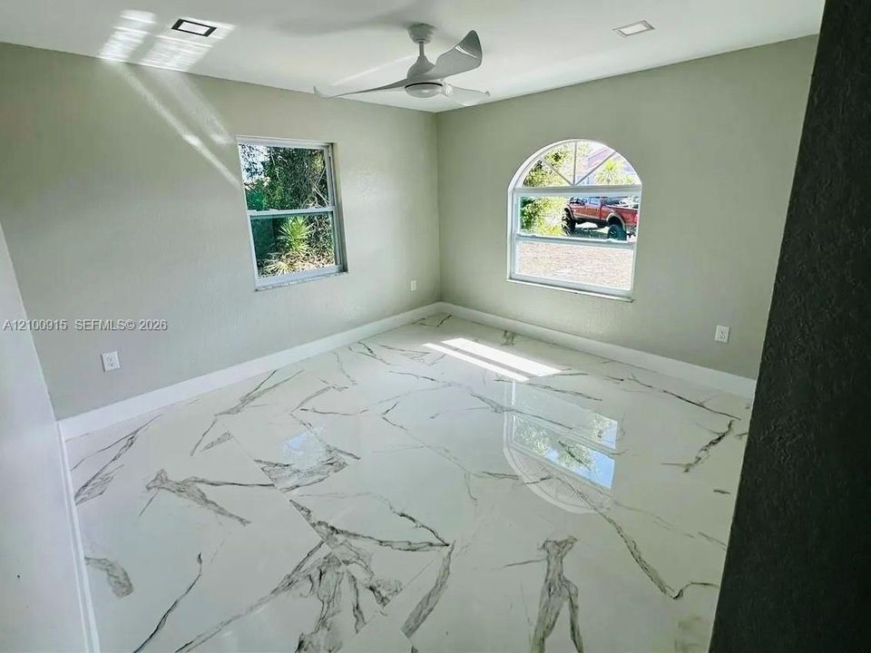 En Venta: $449,000 (3 camas, 2 baños, 1747 Pies cuadrados)