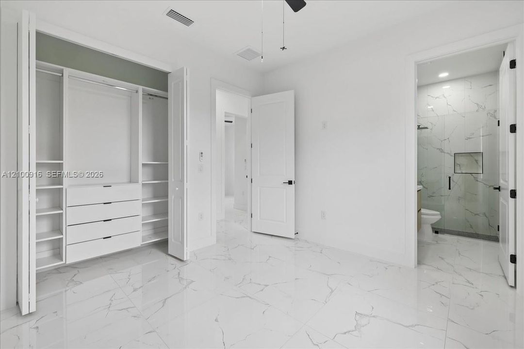 En Venta: $290,000 (3 camas, 3 baños, 0 Pies cuadrados)