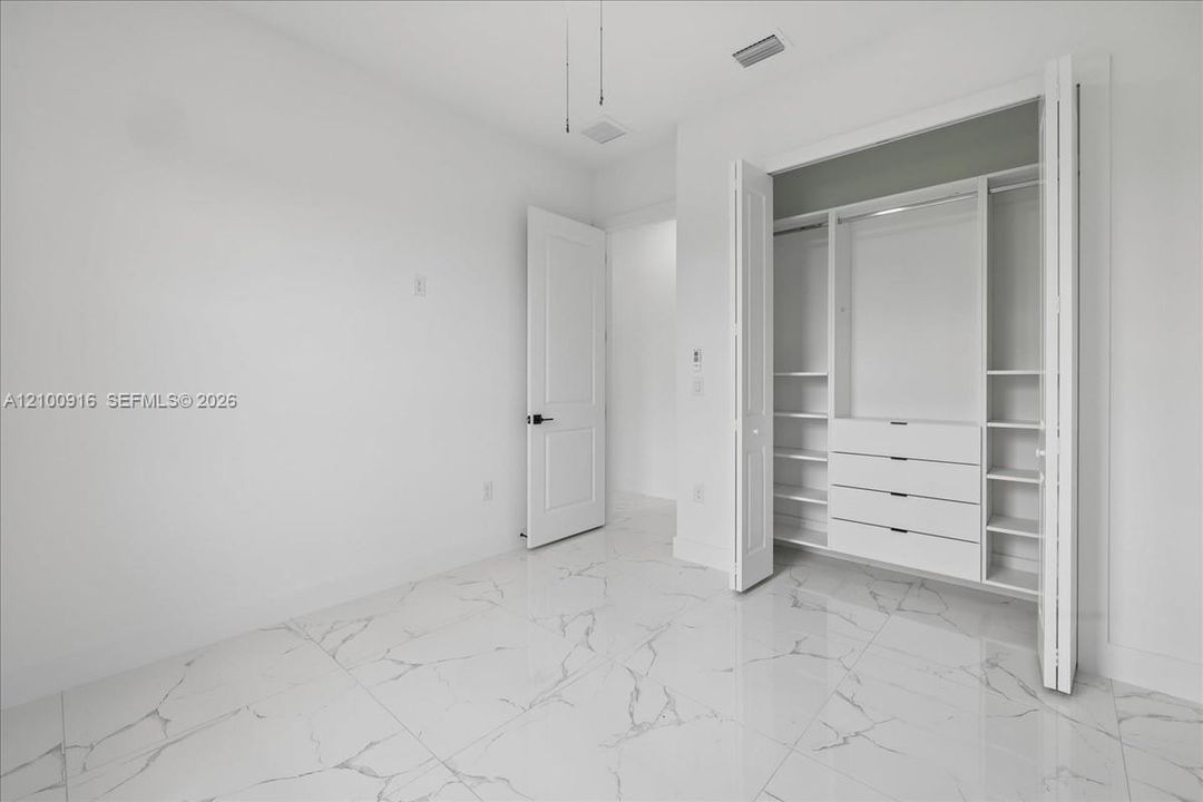 En Venta: $290,000 (3 camas, 3 baños, 0 Pies cuadrados)