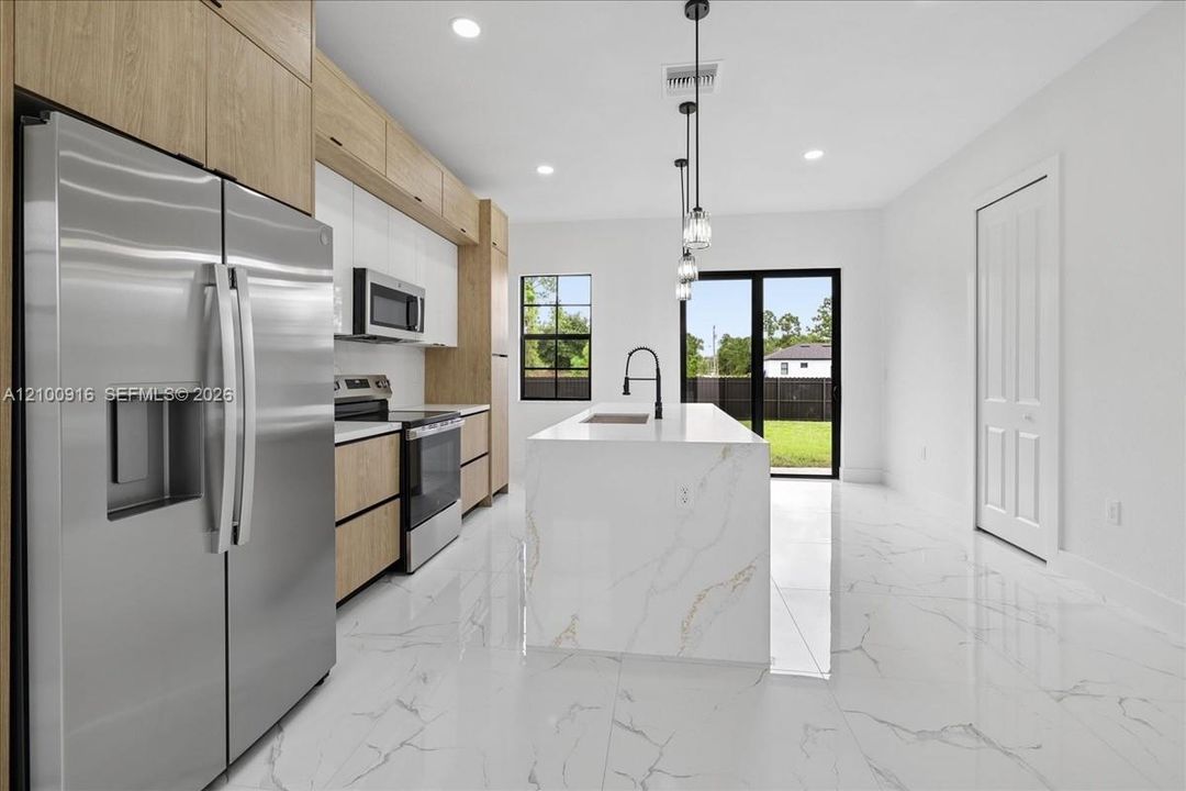 En Venta: $290,000 (3 camas, 3 baños, 0 Pies cuadrados)