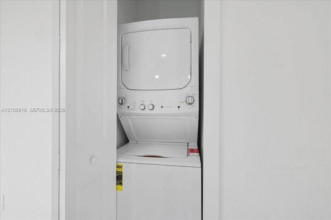 En Venta: $290,000 (3 camas, 3 baños, 0 Pies cuadrados)