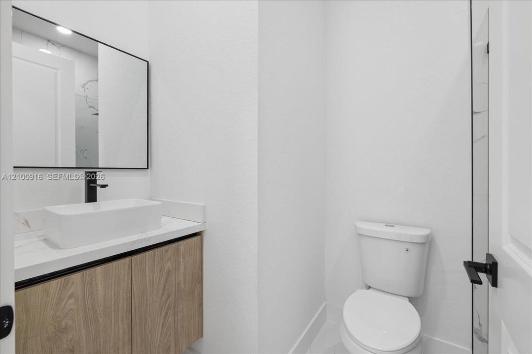 En Venta: $290,000 (3 camas, 3 baños, 0 Pies cuadrados)