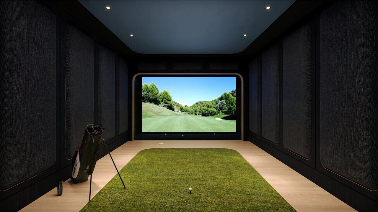 15_Amenity_Golf_Simulator_Room