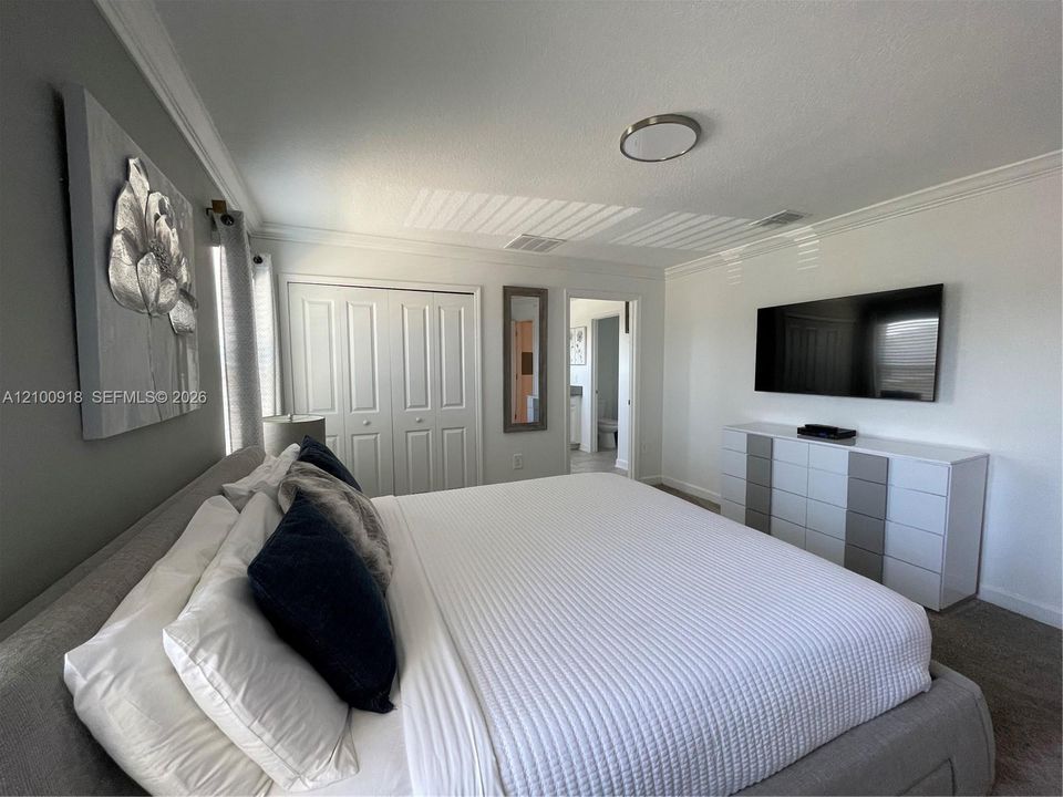 En Venta: $420,000 (4 camas, 3 baños, 1914 Pies cuadrados)