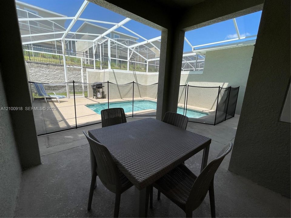 En Venta: $420,000 (4 camas, 3 baños, 1914 Pies cuadrados)