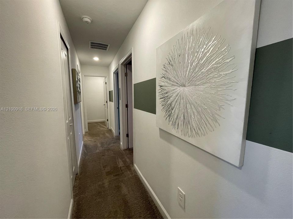 En Venta: $420,000 (4 camas, 3 baños, 1914 Pies cuadrados)