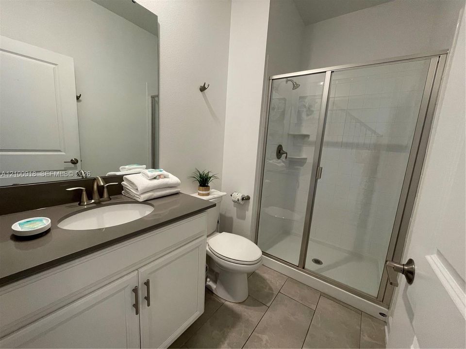 En Venta: $420,000 (4 camas, 3 baños, 1914 Pies cuadrados)