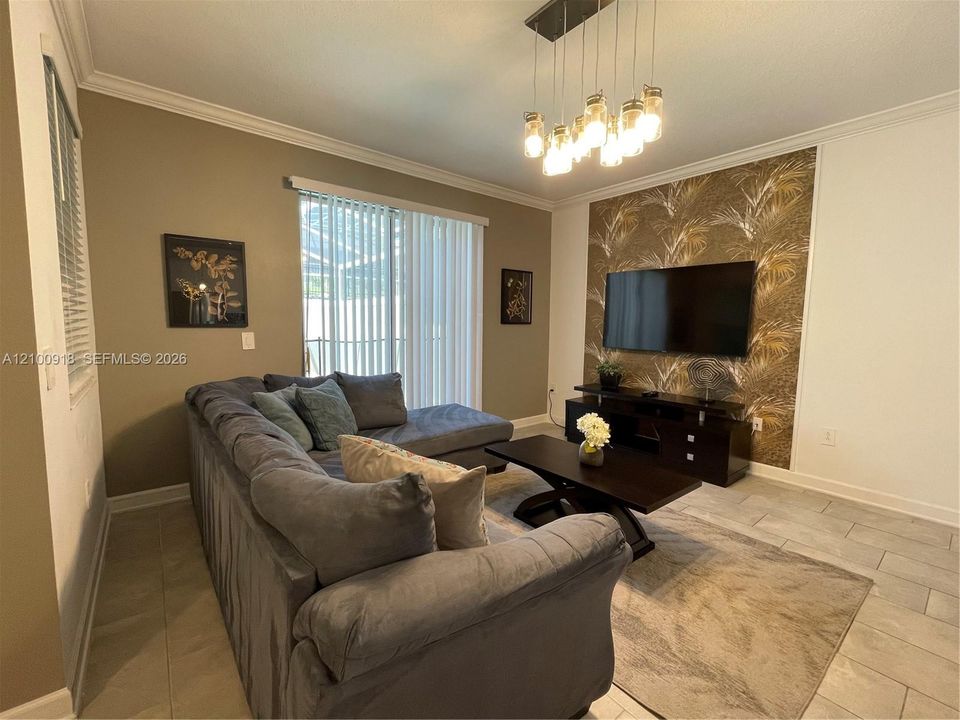 En Venta: $420,000 (4 camas, 3 baños, 1914 Pies cuadrados)