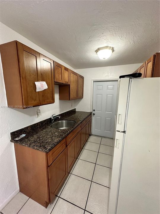 For Rent: $1,450 (1 beds, 1 baths, 650 Square Feet)