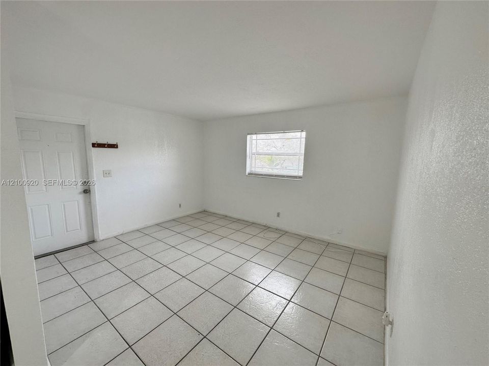 For Rent: $1,450 (1 beds, 1 baths, 650 Square Feet)