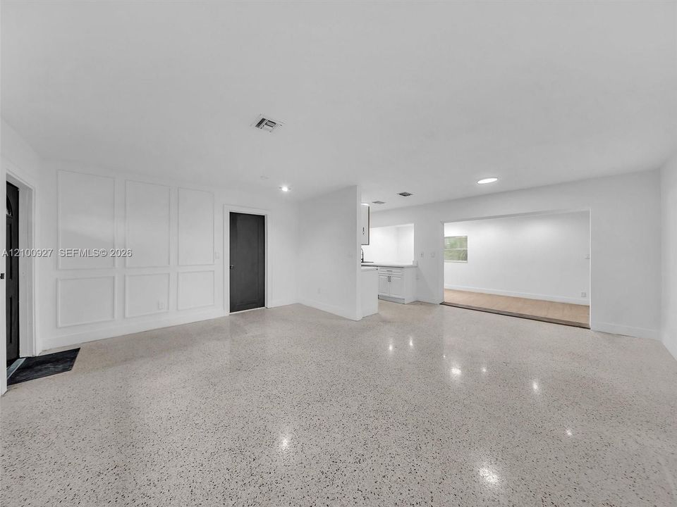 На продажу: $575,000 (4 спален, 2 ванн, 1245 Квадратных фут)