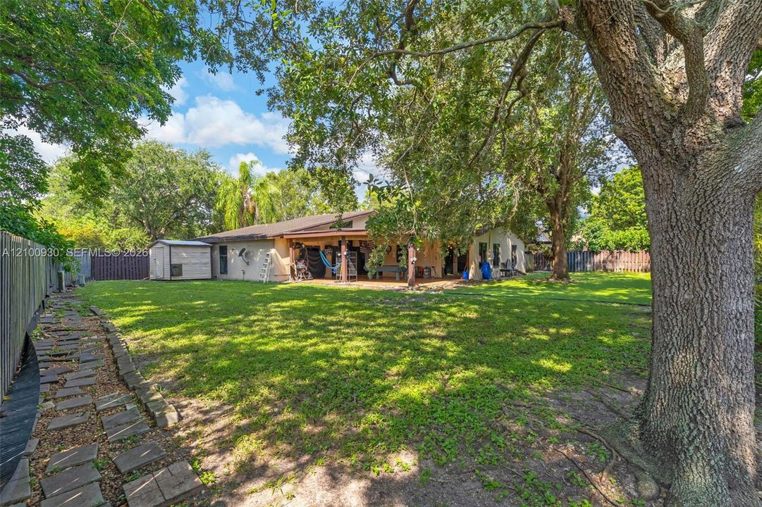 En Venta: $874,999 (5 camas, 3 baños, 1897 Pies cuadrados)