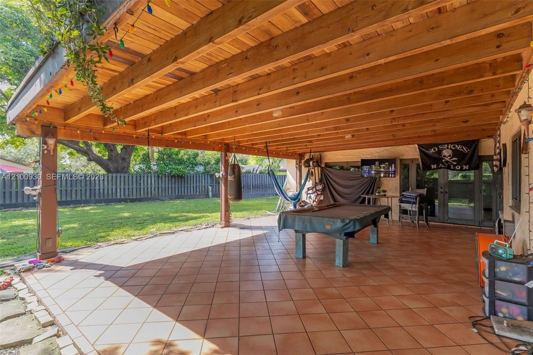 En Venta: $874,999 (5 camas, 3 baños, 1897 Pies cuadrados)