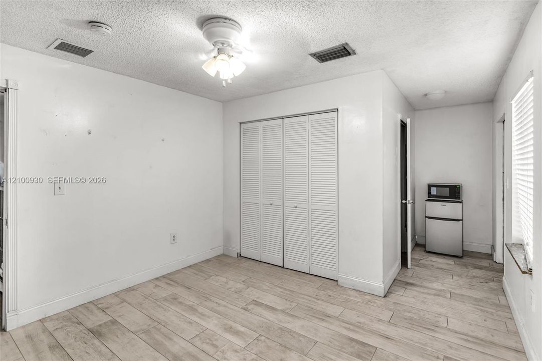 En Venta: $874,999 (5 camas, 3 baños, 1897 Pies cuadrados)