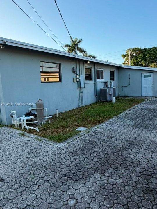 На продажу: $629,000 (6 спален, 2 ванн, 2118 Квадратных фут)