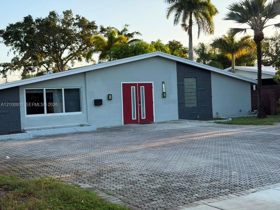 На продажу: $629,000 (6 спален, 2 ванн, 2118 Квадратных фут)
