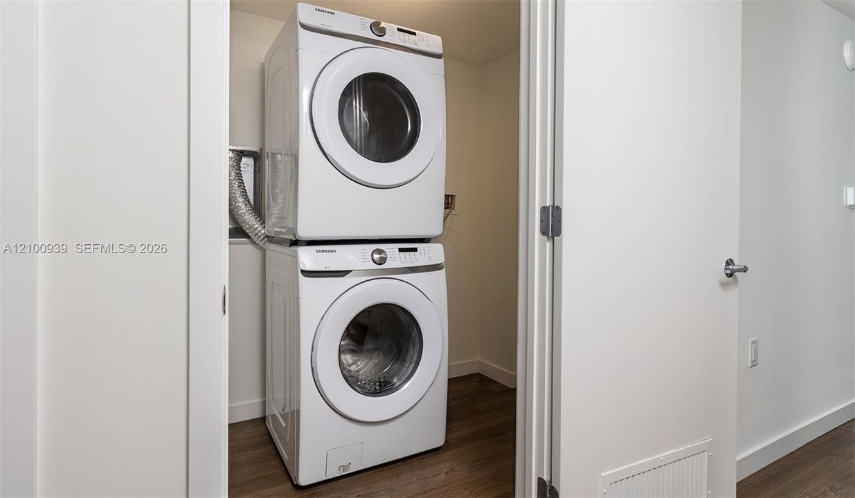 En Renta: $8,460 (3 camas, 3 baños, 2060 Pies cuadrados)