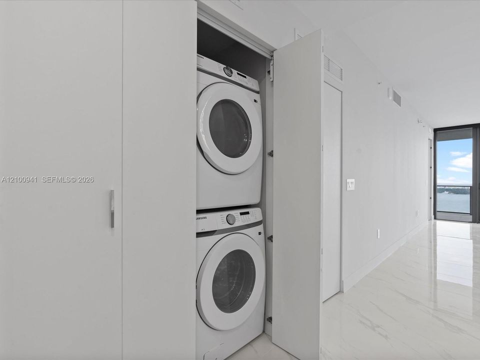 В аренду: $9,500 (2 спален, 3 ванн, 1545 Квадратных фут)