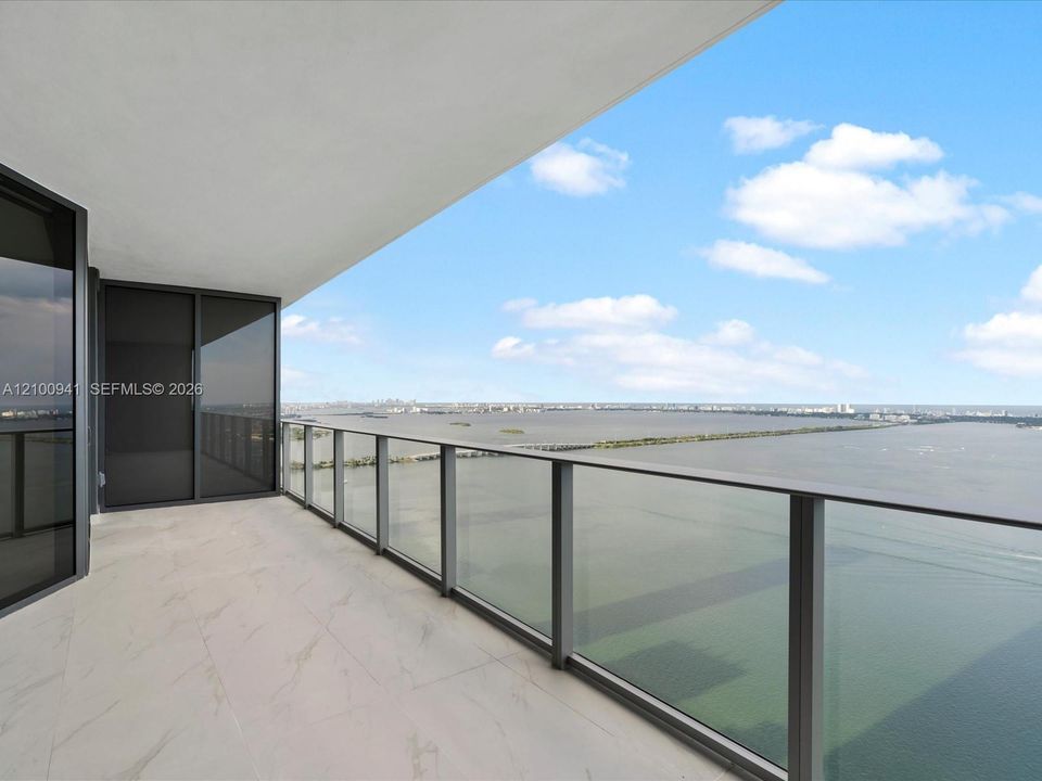 В аренду: $9,500 (2 спален, 3 ванн, 1545 Квадратных фут)