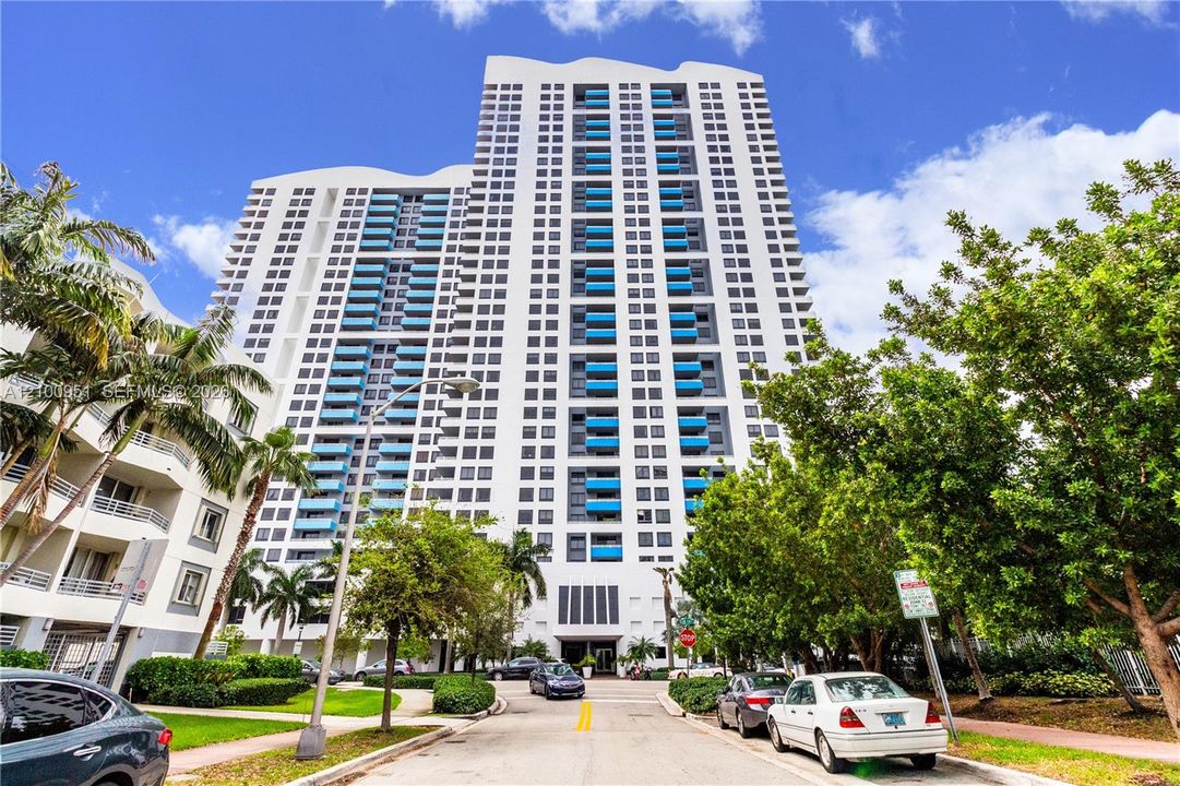 For Rent: $7,000 (2 beds, 2 baths, 1262 Square Feet)