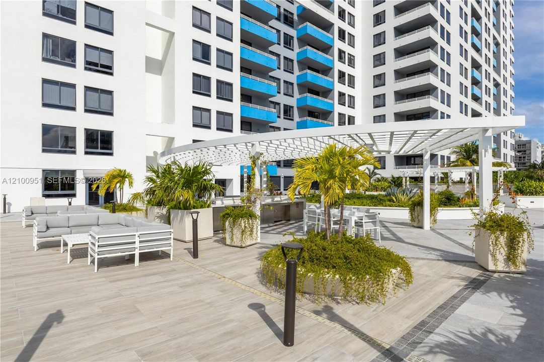 For Rent: $7,000 (2 beds, 2 baths, 1262 Square Feet)