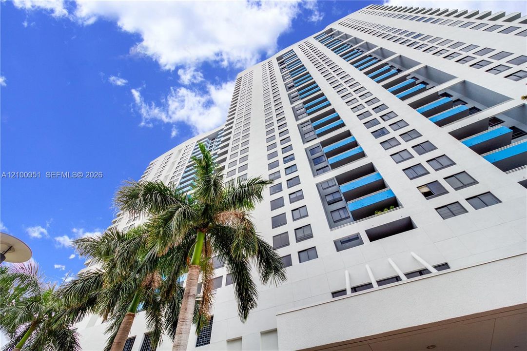 For Rent: $7,000 (2 beds, 2 baths, 1262 Square Feet)