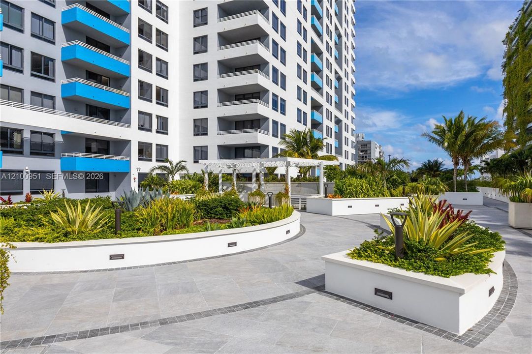 For Rent: $7,000 (2 beds, 2 baths, 1262 Square Feet)
